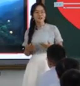 2021年四川省中小學思政課教師教學基本功展示部編版道德與法治八年級上冊教師現場課《愛成都迎大運-積極參與社會生活》成都