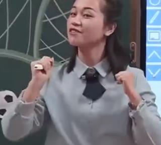 2022СWںτý̌WգPEP5 unit1 whats he like c story time Our new PE teacher