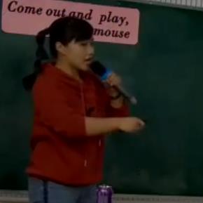 全省小學英語現場教學優質課比賽課例展示觀摩繪本閱讀《come out and play little mouse》撫州